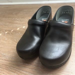 DANSKO XP 2.0 WATERPROOF PULL UP CLOG